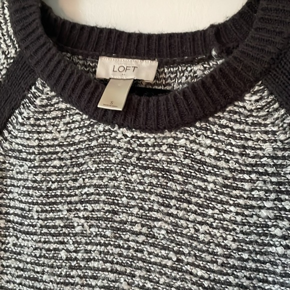 Ann Taylor LOFT blue and white knit sweater size S with bottom tie - Picture 6 of 8
